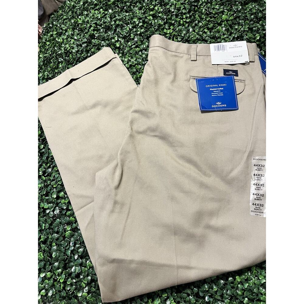 Dockers Men’s Pants 44x32 Original Khaki Relaxed Pleated Cuffed 100% Cotton NWT